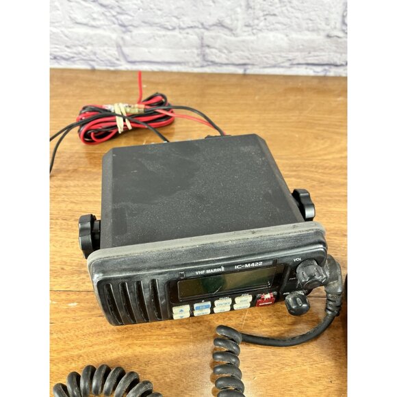 Icom IC-M422 Marine VHF Radio w/Microphone - Picture 5 of 11